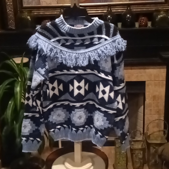 Grand KNITWEAR acrylic geometrically designed sweater w fringe trim Size Lg (14) - Picture 4 of 13